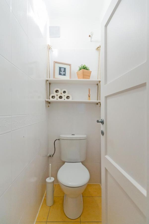 Peaceful Apartment Near Buda Castle And Chain Bridge Budapest Exteriör bild